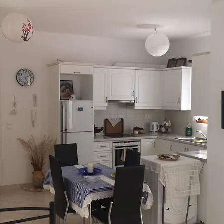 Апартаменты Sunday's Naxos City